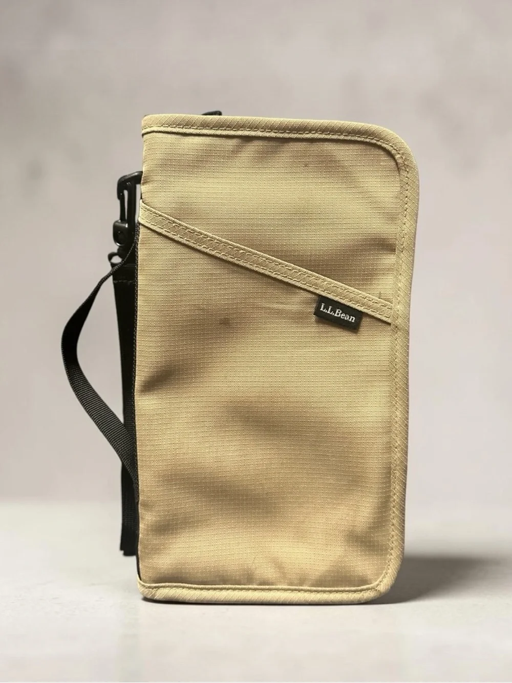 L.L. Bean Tan Nylon Passport ID Card Holder